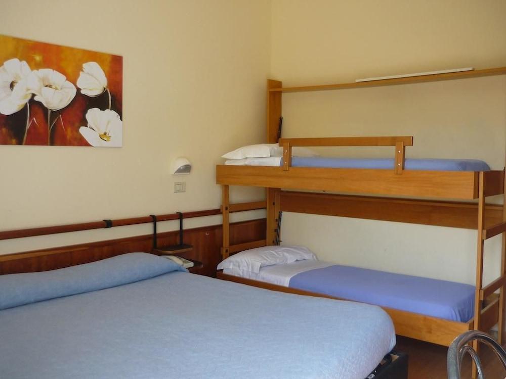 Hotel Houston Suites Rimini Kültér fotó