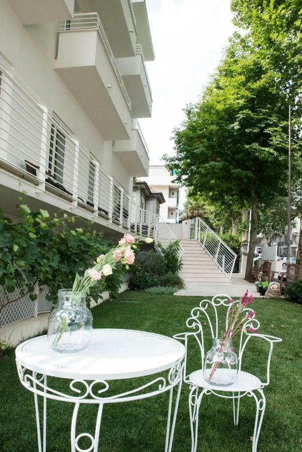 Hotel Houston Suites Rimini Kültér fotó