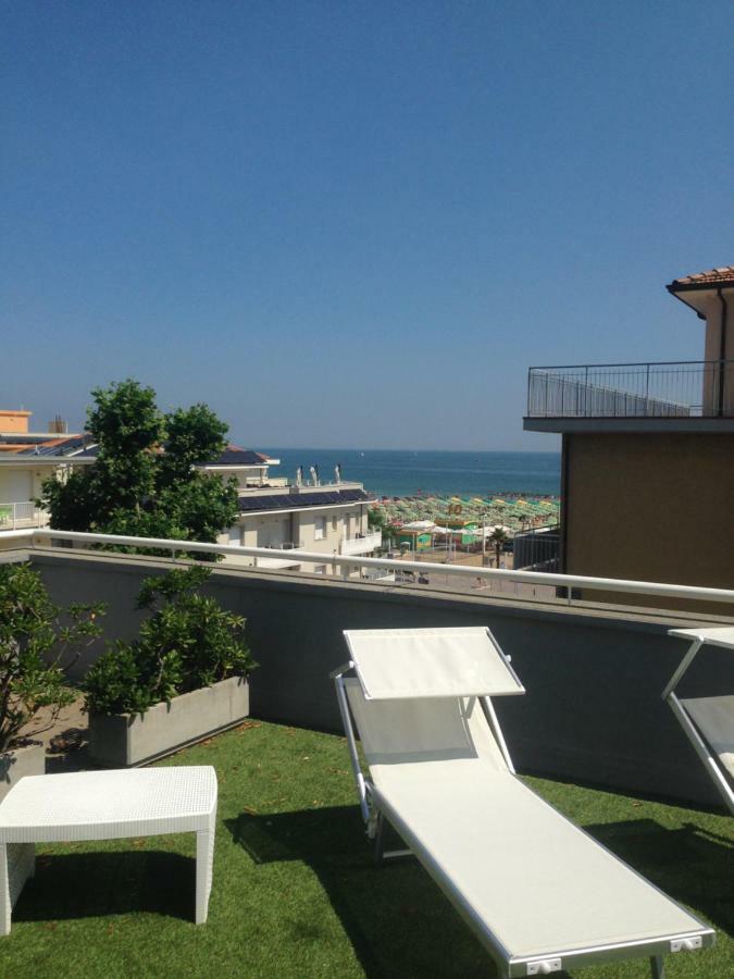 Hotel Houston Suites Rimini Kültér fotó